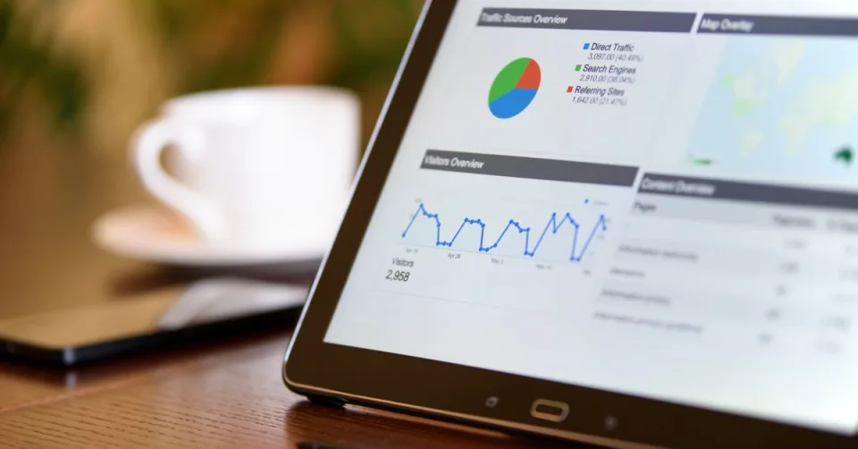 Tableau de bord d'analytics affichant des statistiques d'usage d'une IA conversationnelle