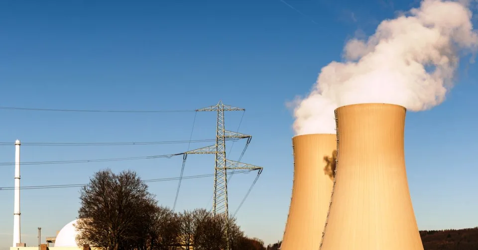 Data center relié à une infrastructure énergétique nucléaire et hydroélectrique