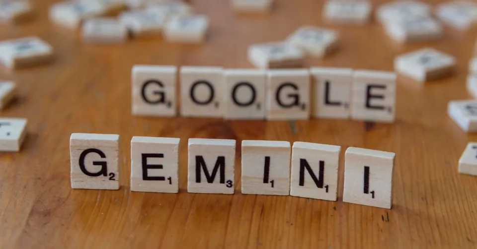 Illustration représentant l'intelligence artificielle Gemini de Google DeepMind