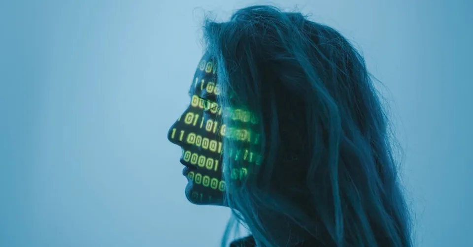 Illustration d'un écran de code représentant l'analyse de cybersécurité par intelligence artificielle